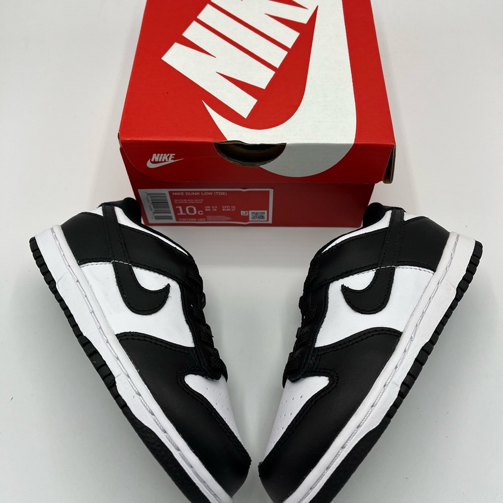 Nike Dunk Low Panda
Size 10c Toddler
Brand New
Black/White
Original Box - Picture 4 of 8